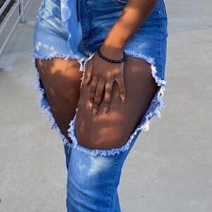 Statement Cutout Jeans